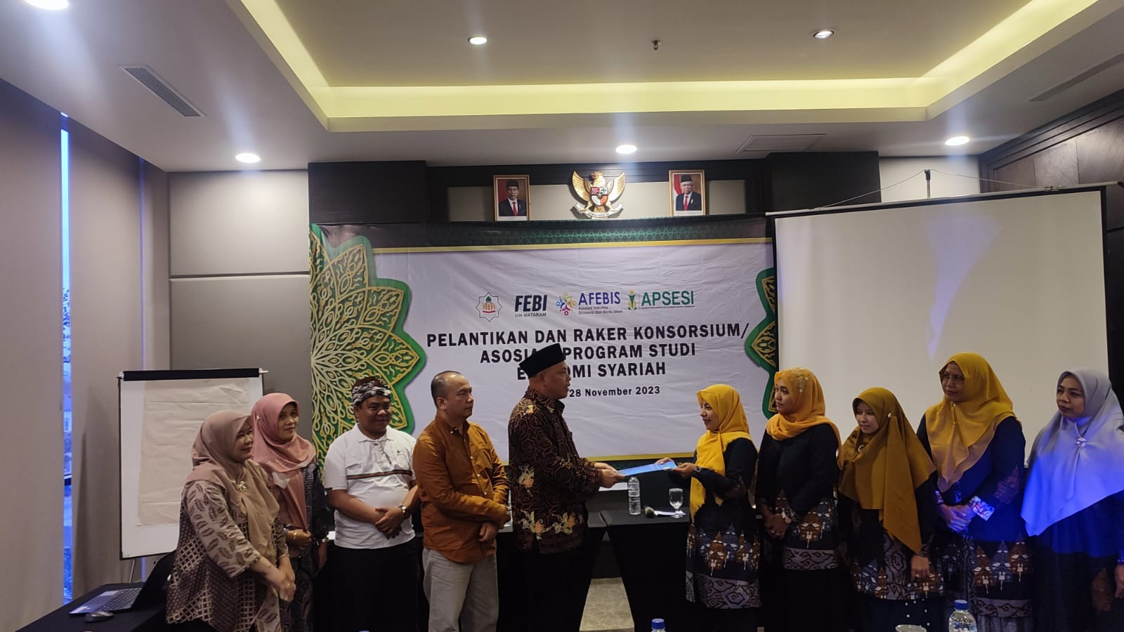 AFEBIS Lantik Kepengurusan Baru Konsorsium/ Asosiasi Prodi Ekonomi Syariah Indonesia 2023-2025